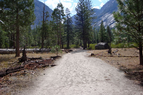 Start of woods creek trail, Kings Canyon National Park, California